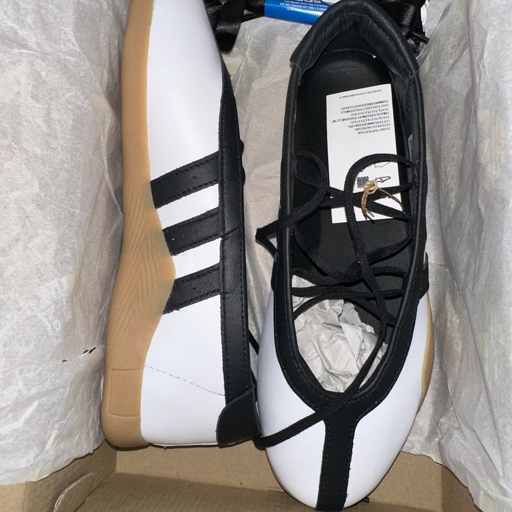 Taekwondo Mei Adidas Ballet Sneaker - Picture 2 of 4